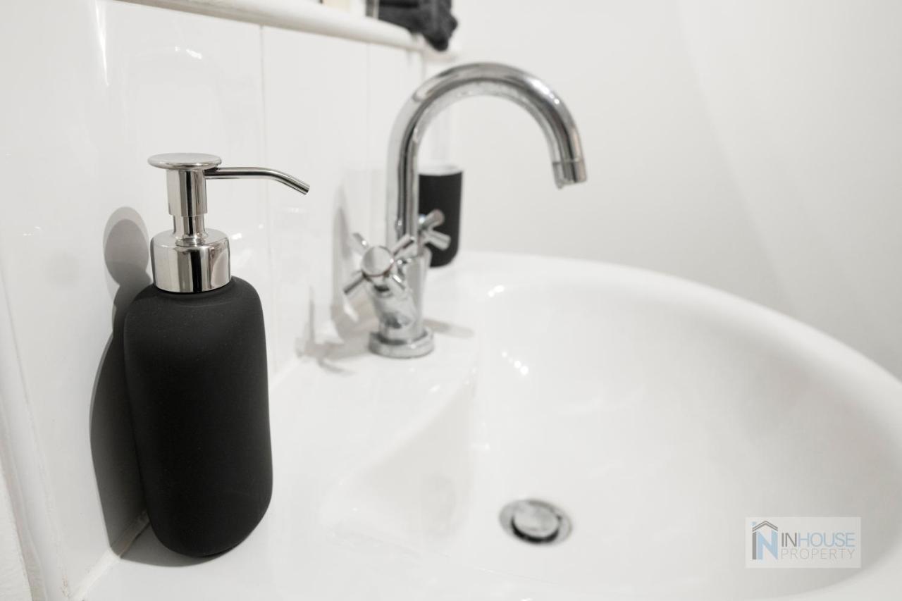 Modern City Centre Apartment Wifi Netflix Nottingham Buitenkant foto
